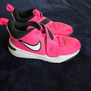 Nike Team Hustle D11 Kids' Pink Athletic Shoes size 3.5Y big kids